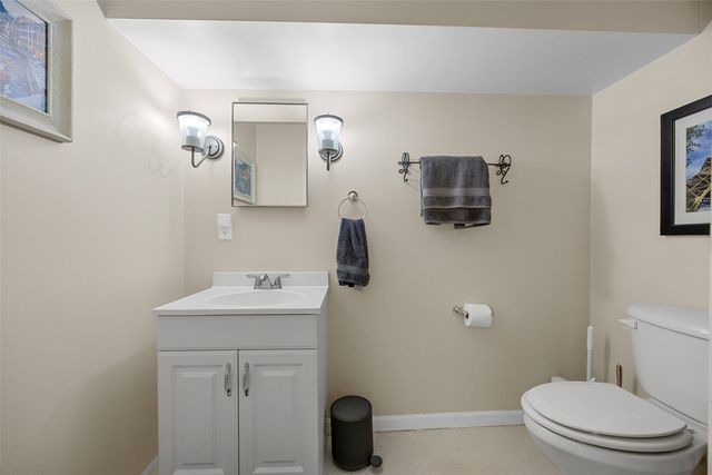 425 Red Fox Road SE, Cedar Rapids, IA 52403