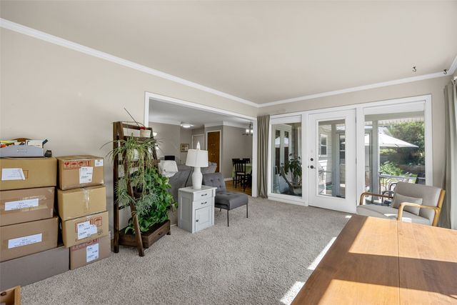 425 Red Fox Road SE, Cedar Rapids, IA 52403
