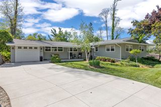 425 Red Fox Road SE, Cedar Rapids, IA 52403