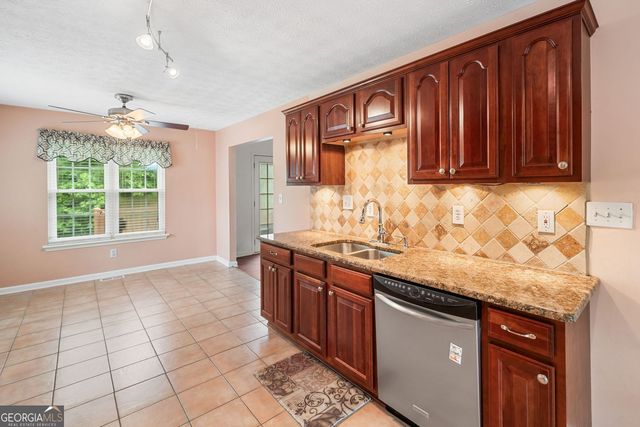 4124 High Country Drive, Douglasville, GA 30135