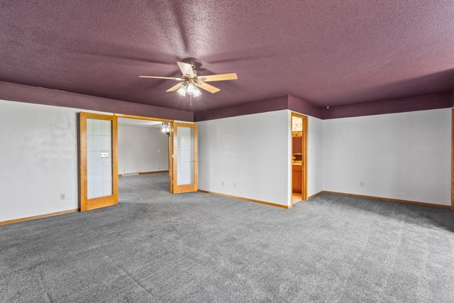 1527 11th Street, Dewitt, IA 52742