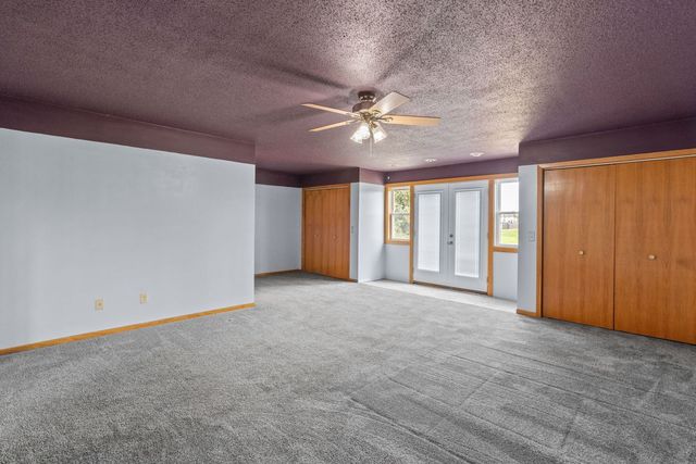 1527 11th Street, Dewitt, IA 52742