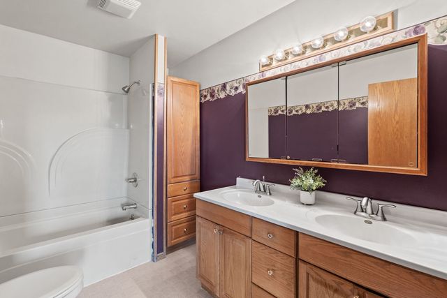 1527 11th Street, Dewitt, IA 52742