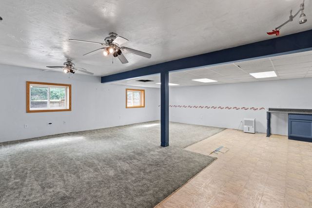 1527 11th Street, Dewitt, IA 52742