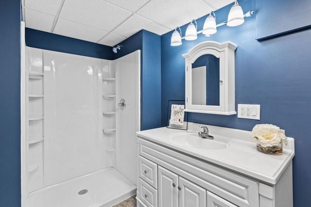 1527 11th Street, Dewitt, IA 52742