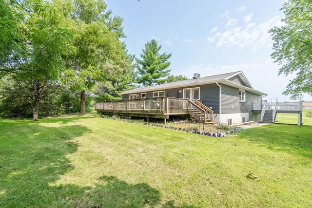 1527 11th Street, Dewitt, IA 52742