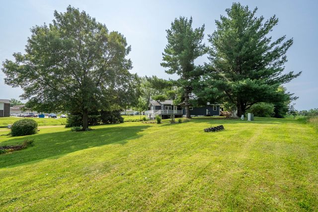 1527 11th Street, Dewitt, IA 52742