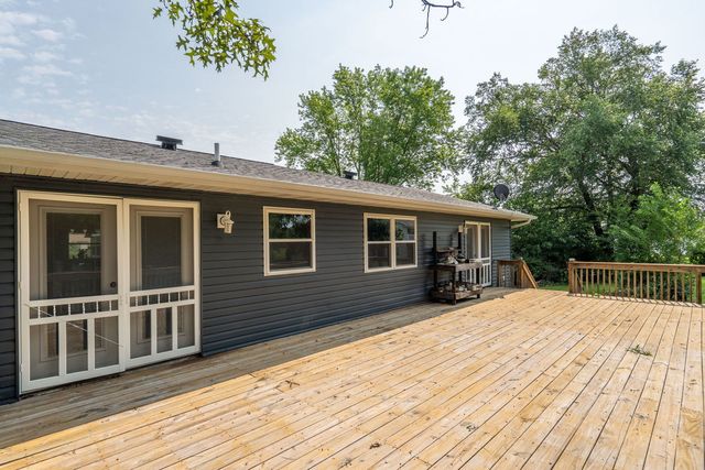 1527 11th Street, Dewitt, IA 52742