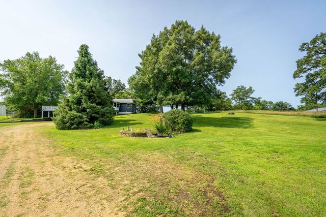 1527 11th Street, Dewitt, IA 52742