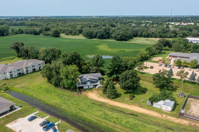 1527 11th Street, Dewitt, IA 52742