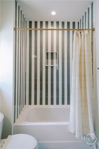 807 E 33rd, Savannah, GA 31401