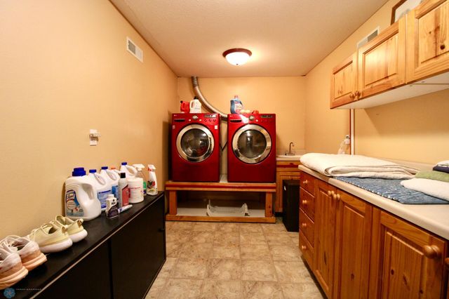 1307 Libra Lane, Fargo, ND 58104