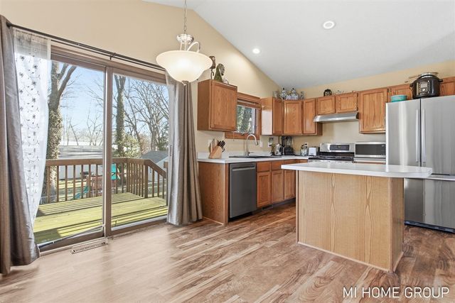 641 Pineview Drive, Holland, MI 49424