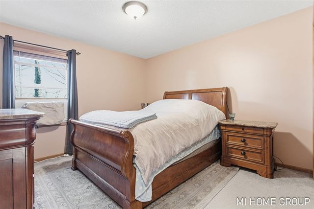 641 Pineview Drive, Holland, MI 49424