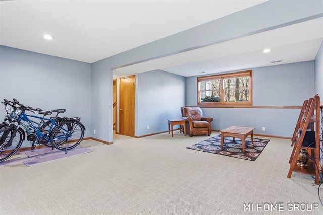 641 Pineview Drive, Holland, MI 49424