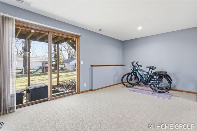 641 Pineview Drive, Holland, MI 49424