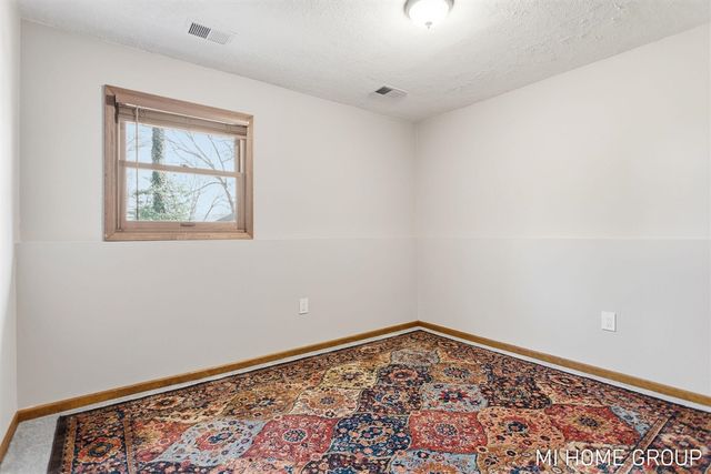 641 Pineview Drive, Holland, MI 49424