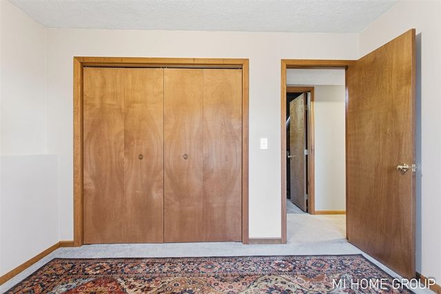 641 Pineview Drive, Holland, MI 49424