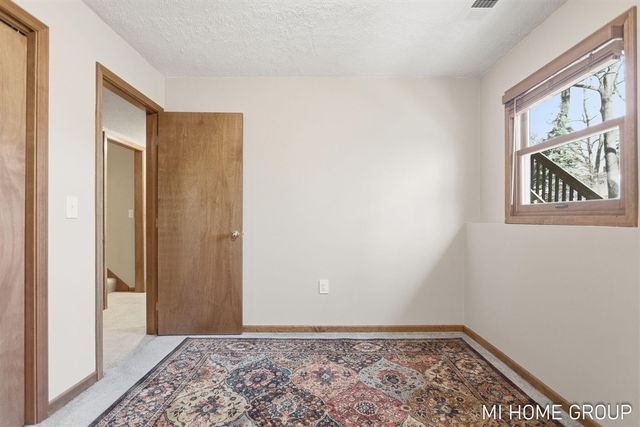 641 Pineview Drive, Holland, MI 49424