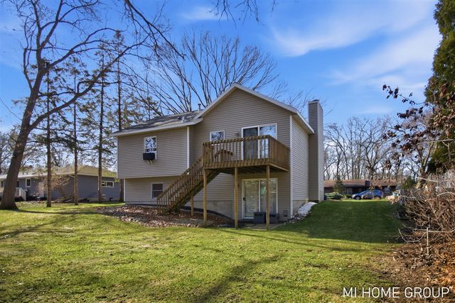 641 Pineview Drive, Holland, MI 49424