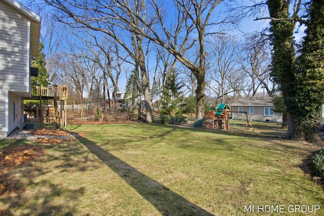 641 Pineview Drive, Holland, MI 49424