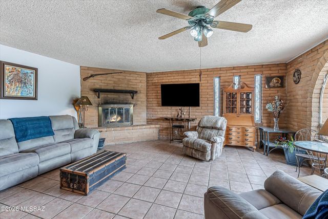 805 S Avenida Los Reyes, Tucson, AZ 85748