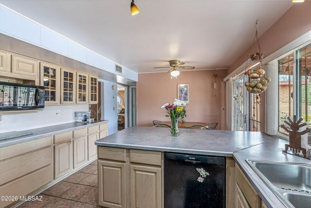 805 S Avenida Los Reyes, Tucson, AZ 85748