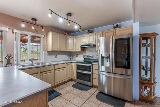 805 S Avenida Los Reyes, Tucson, AZ 85748