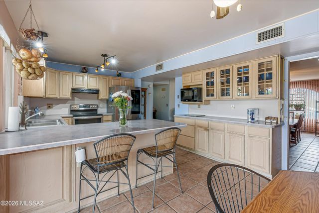 805 S Avenida Los Reyes, Tucson, AZ 85748