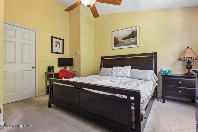 22 New Castle Street, Farmingdale, NJ 07727