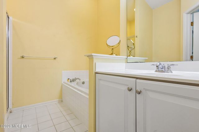 22 New Castle Street, Farmingdale, NJ 07727