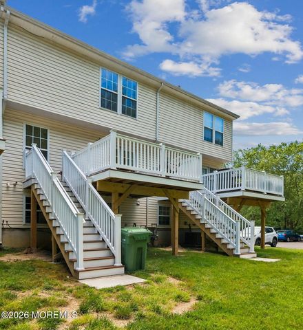 22 New Castle Street, Farmingdale, NJ 07727