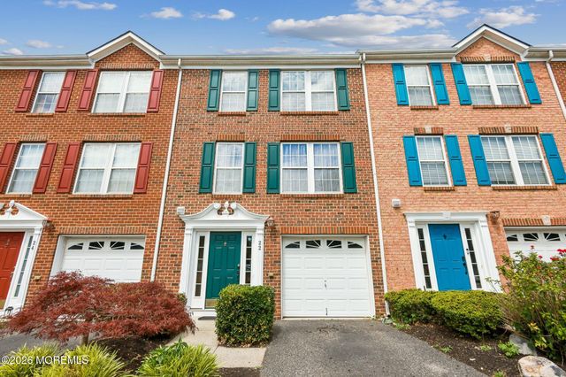 22 New Castle Street, Farmingdale, NJ 07727
