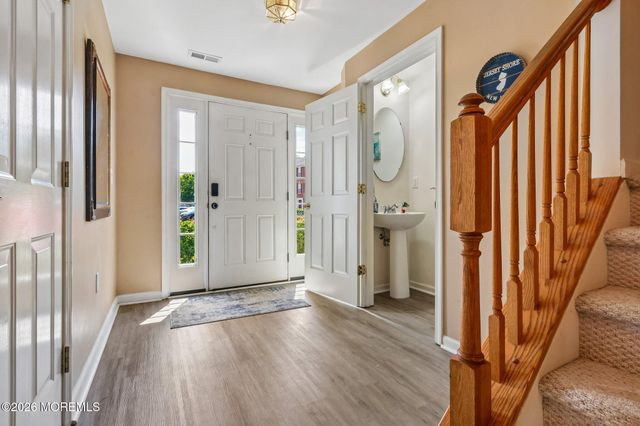 22 New Castle Street, Farmingdale, NJ 07727