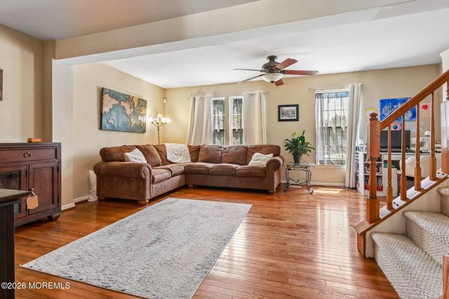 22 New Castle Street, Farmingdale, NJ 07727