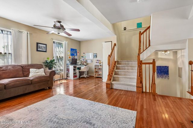 22 New Castle Street, Farmingdale, NJ 07727