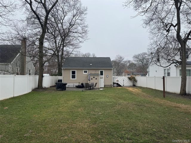 41 W 6th Street, Patchogue, NY 11772
