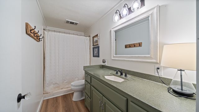 1053 Vz County Road 4206, Athens, TX 75752
