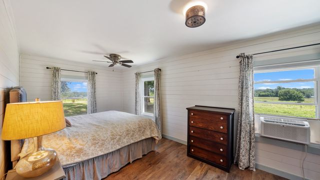 1053 Vz County Road 4206, Athens, TX 75752
