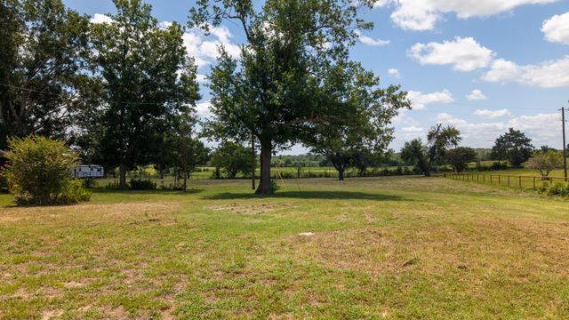 1053 Vz County Road 4206, Athens, TX 75752