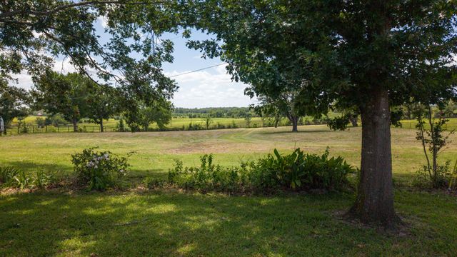 1053 Vz County Road 4206, Athens, TX 75752