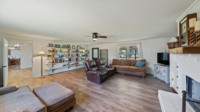 1053 Vz County Road 4206, Athens, TX 75752