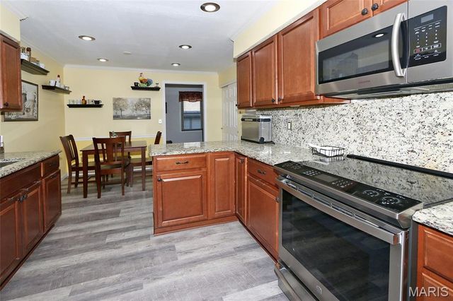 13138 Royal Pines Drive, Maryland Heights, MO 63146