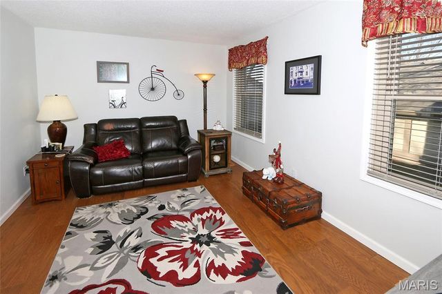 13138 Royal Pines Drive, Maryland Heights, MO 63146