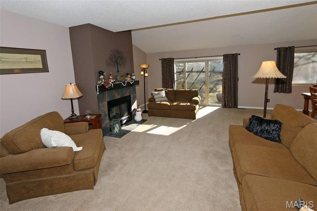 13138 Royal Pines Drive, Maryland Heights, MO 63146