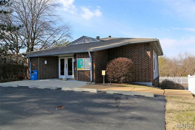 13138 Royal Pines Drive, Maryland Heights, MO 63146