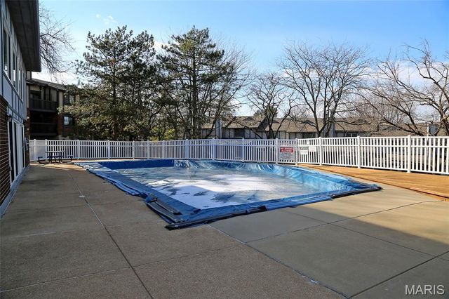 13138 Royal Pines Drive, Maryland Heights, MO 63146