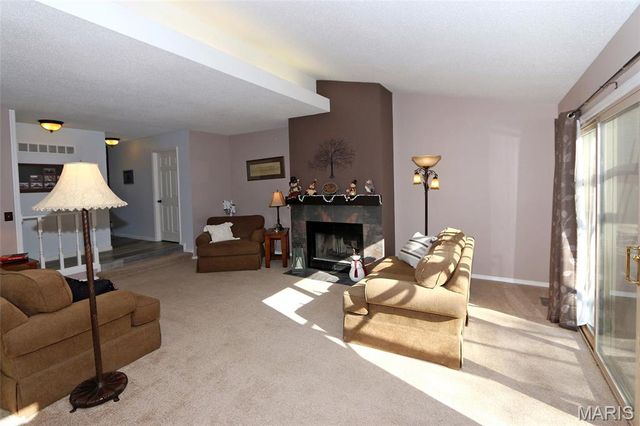 13138 Royal Pines Drive, Maryland Heights, MO 63146