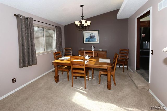 13138 Royal Pines Drive, Maryland Heights, MO 63146