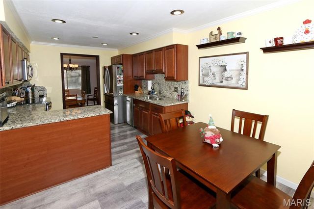 13138 Royal Pines Drive, Maryland Heights, MO 63146